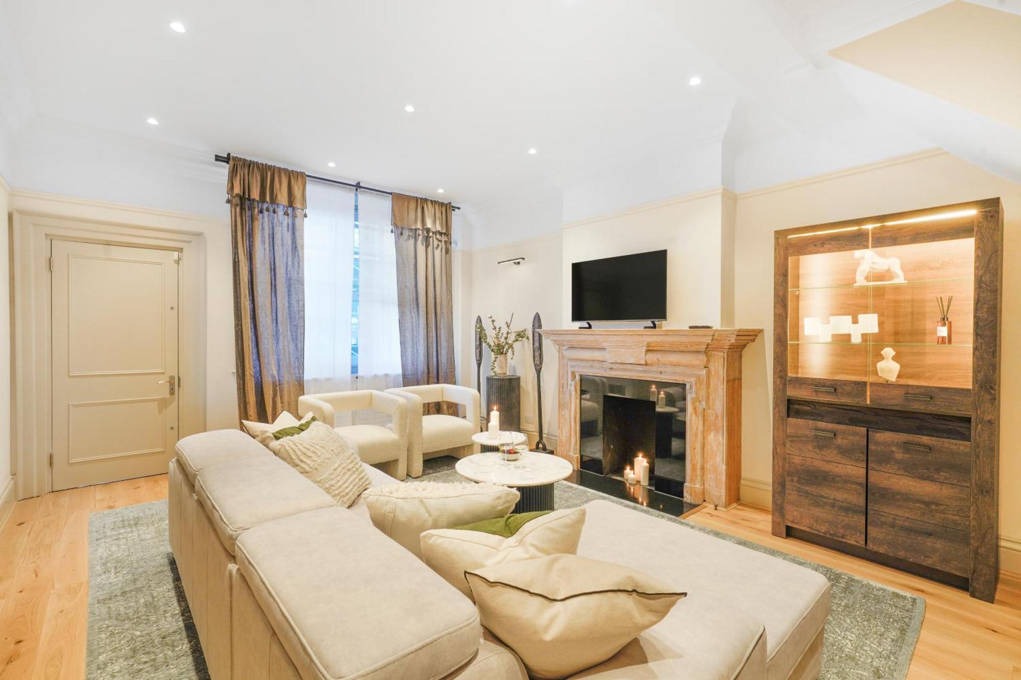Spacious And Modern 4 Beds Home In Kensington Лондон Экстерьер фото